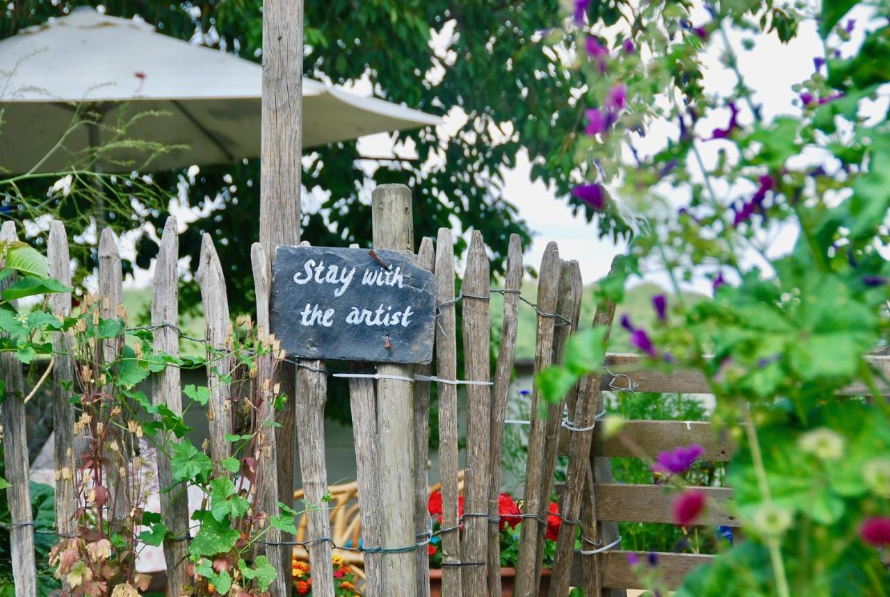 Staying With The Artist Teuven Exterior photo